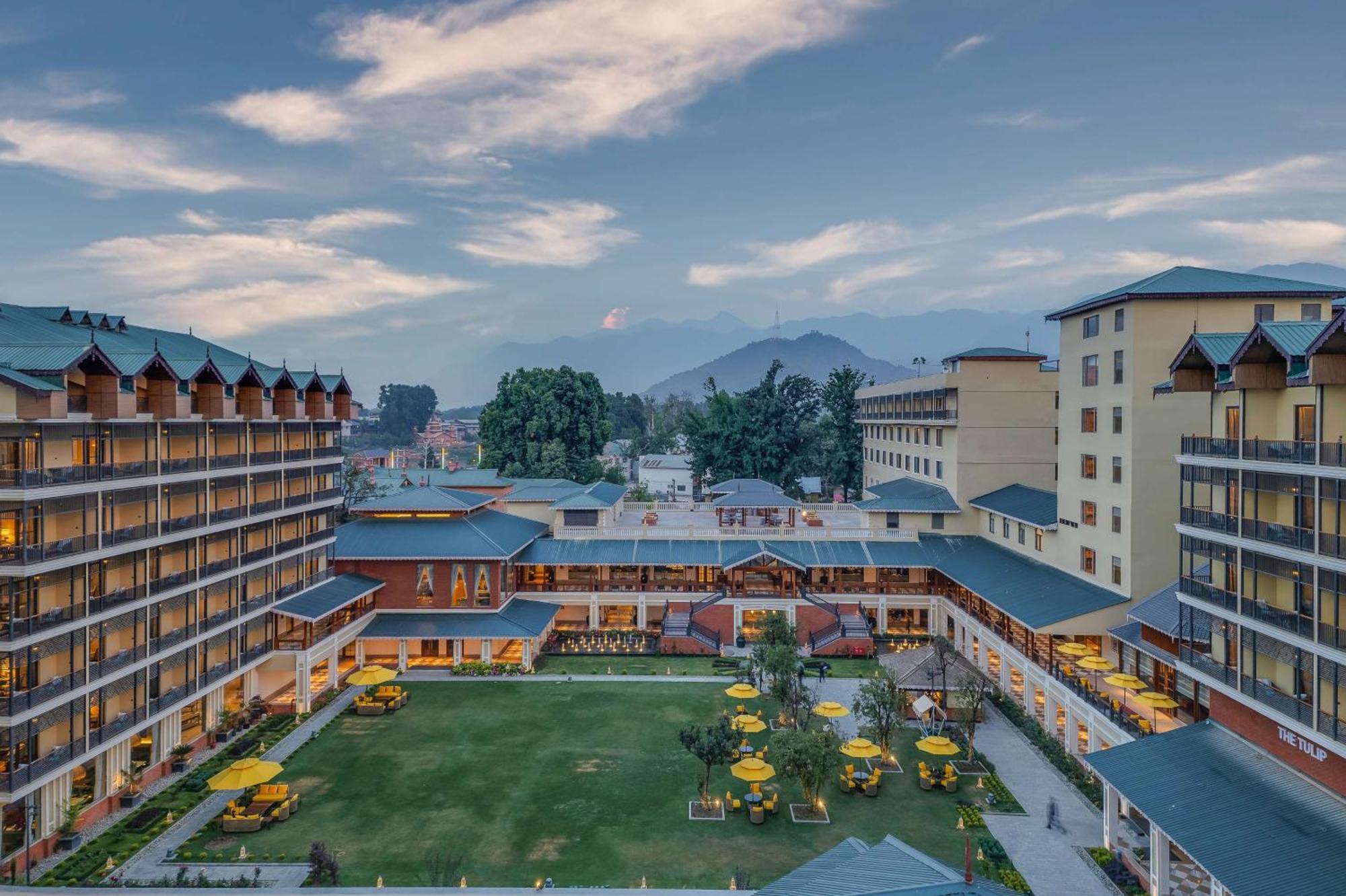 Radisson Collection Hotel & Spa, Riverfront Srinagar Екстериор снимка