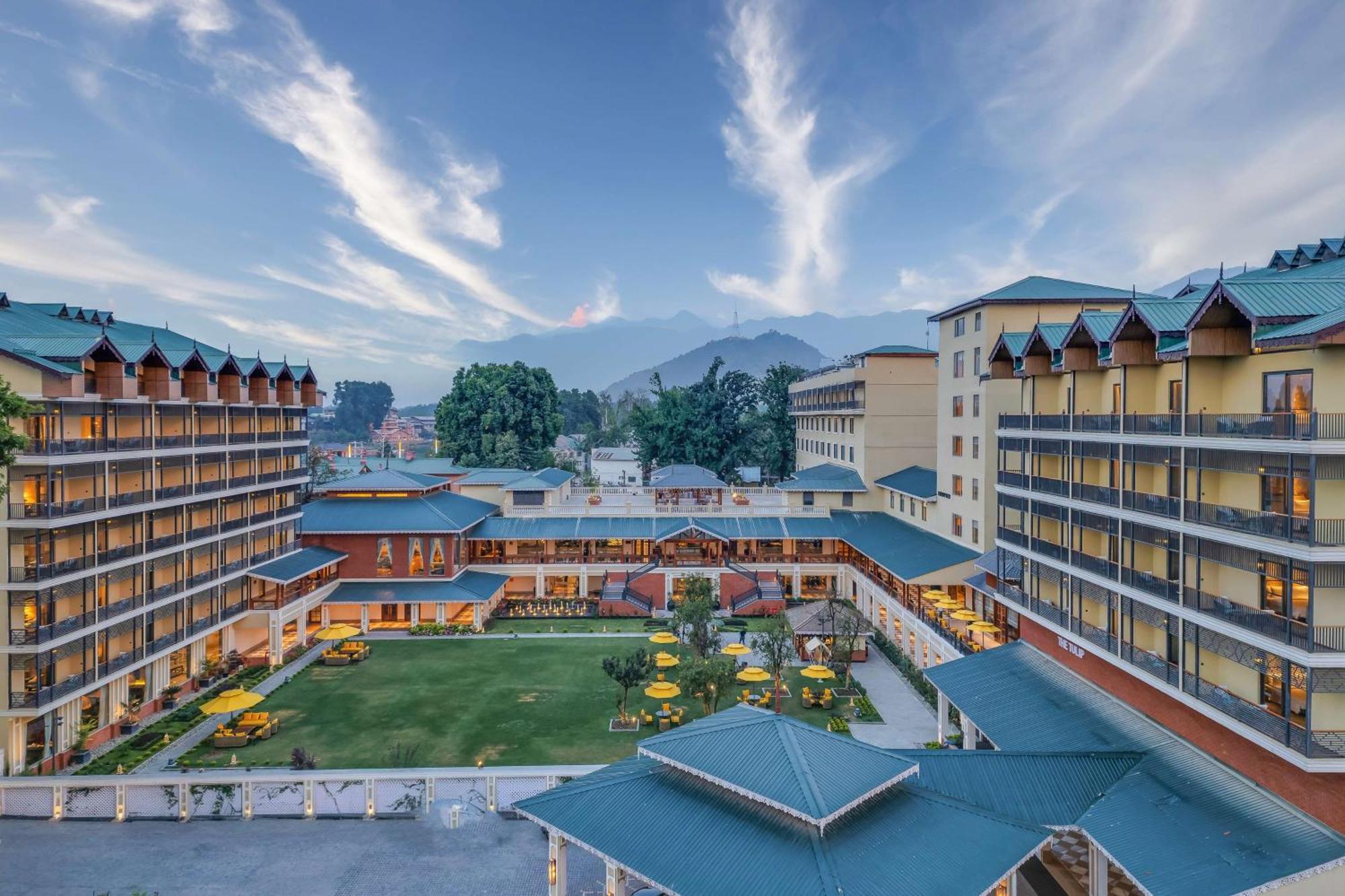 Radisson Collection Hotel & Spa, Riverfront Srinagar Екстериор снимка